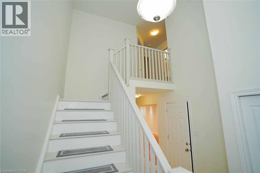 18 HERITAGE Drive — photo 21 of 40