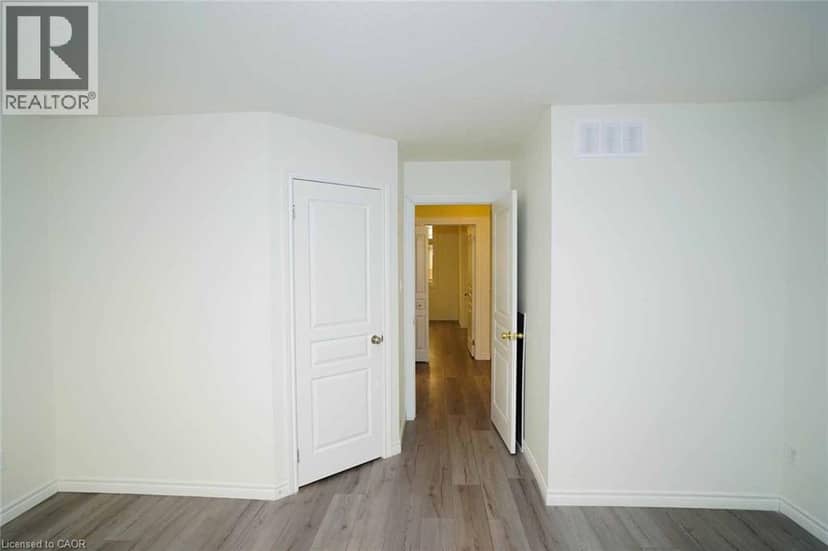 18 HERITAGE Drive — photo 33 of 40