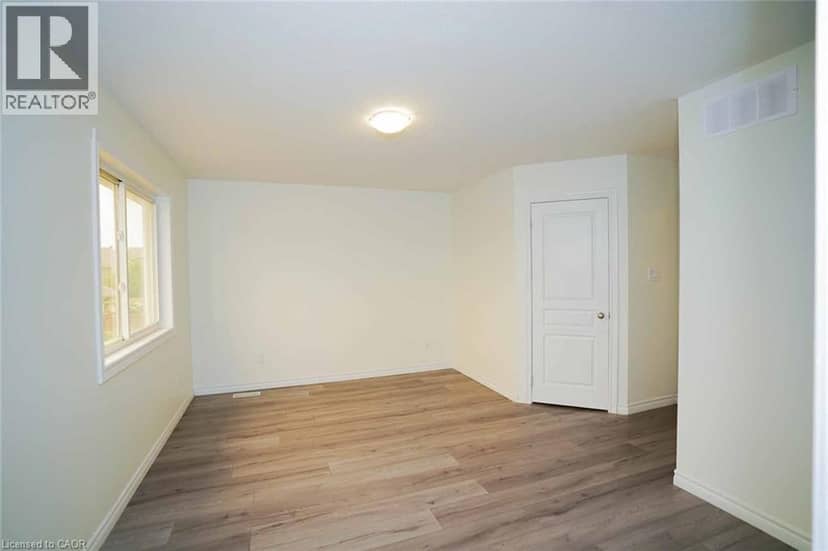 18 HERITAGE Drive — photo 32 of 40