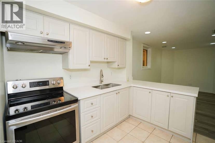 18 HERITAGE Drive — photo 39 of 40