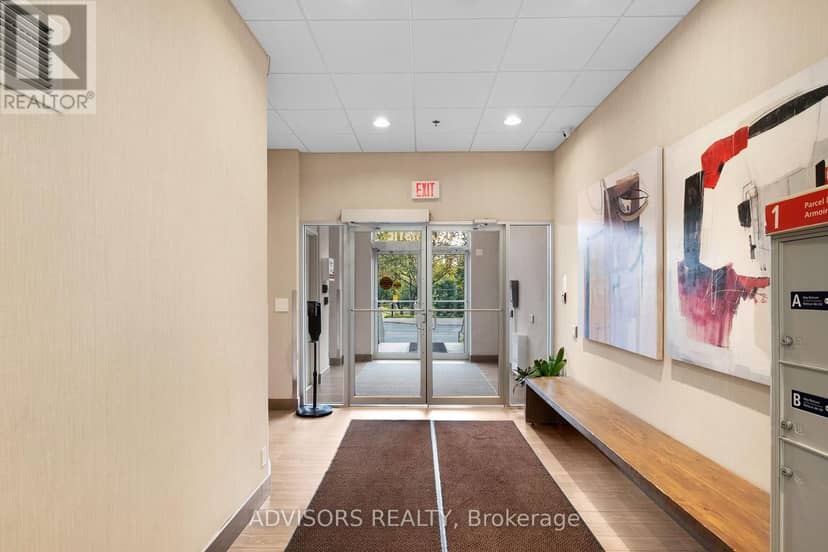 209 - 11 Christie Street — photo 15 of 22