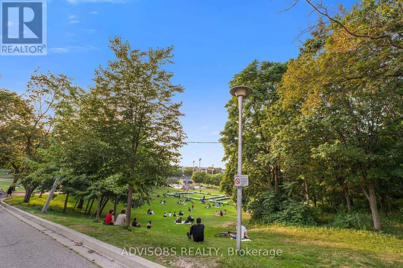 209 - 11 Christie Street — photo 21 of 22