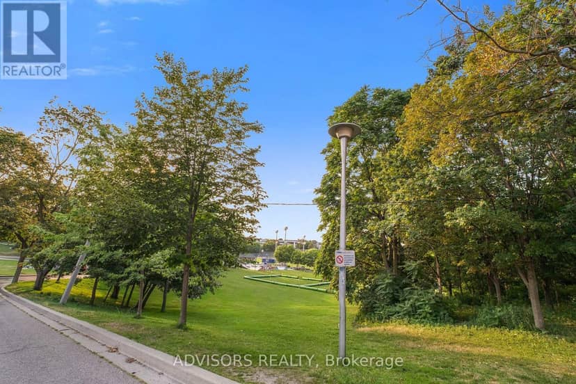 209 - 11 Christie Street — photo 22 of 22