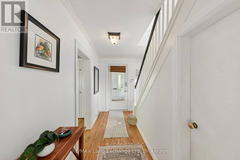 836 Victoria Street — photo 8 of 40