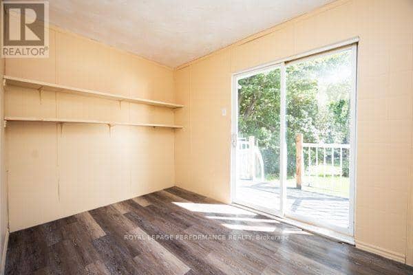 12 Sabourin Street — photo 24 of 33