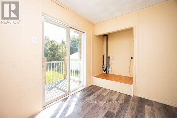 12 Sabourin Street — photo 25 of 33