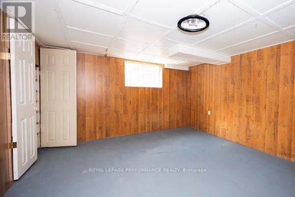 12 Sabourin Street — photo 28 of 33