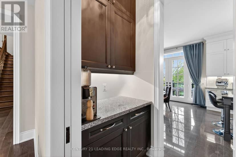 33 Stollery Pond Crescent — photo 10 of 38