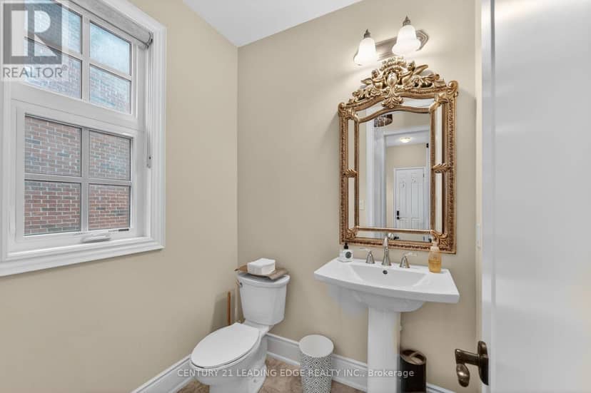 33 Stollery Pond Crescent — photo 21 of 38