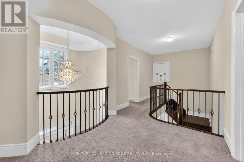 33 Stollery Pond Crescent — photo 22 of 38