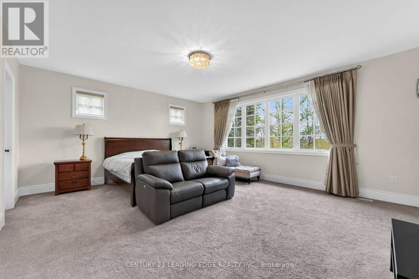 33 Stollery Pond Crescent — photo 24 of 38