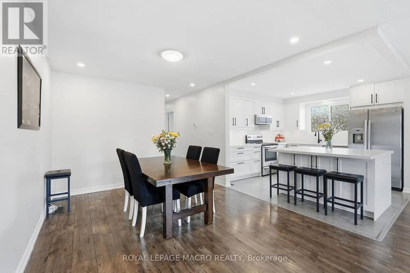 2328 Malcolm Crescent — photo 15 of 40