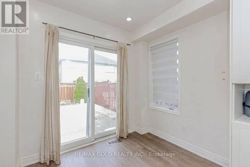 35 Ridgefield Court — photo 10 of 23