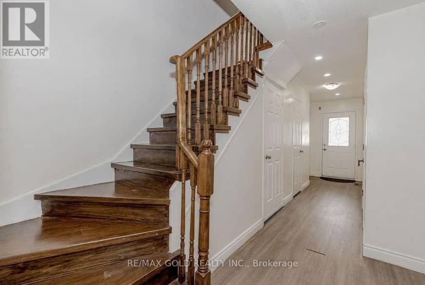 35 Ridgefield Court — photo 11 of 23