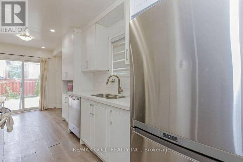 35 Ridgefield Court — photo 9 of 23