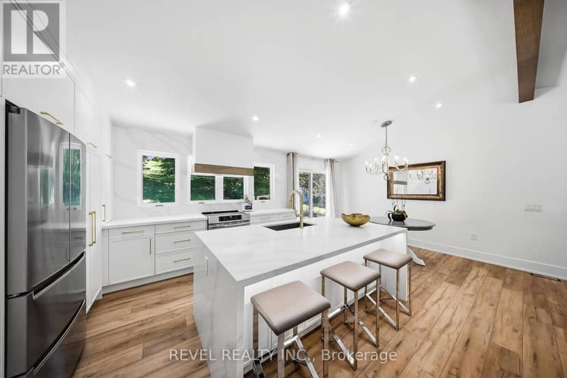 222 Albert Street — photo 4 of 40