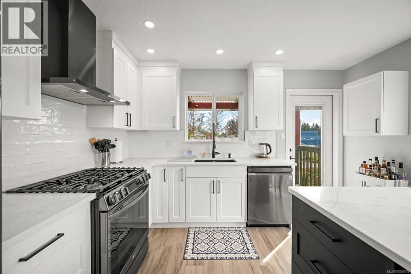 948 Brooks Pl — photo 1 of 31
