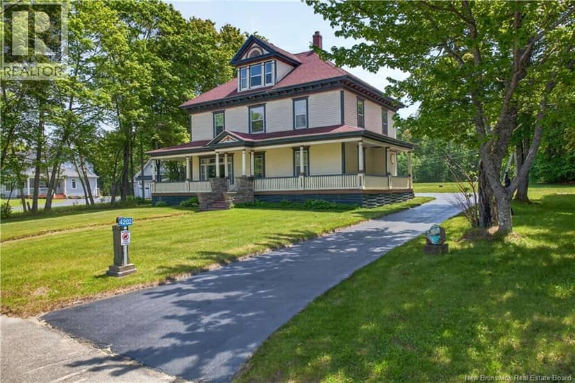 4202 Water Street — photo 1 of 40
