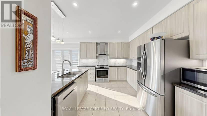 153 Romanelli Crescent — photo 15 of 40