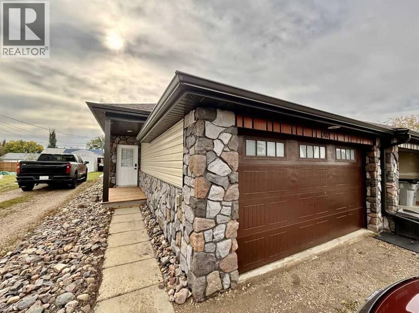 707 9 Avenue, Wainwright