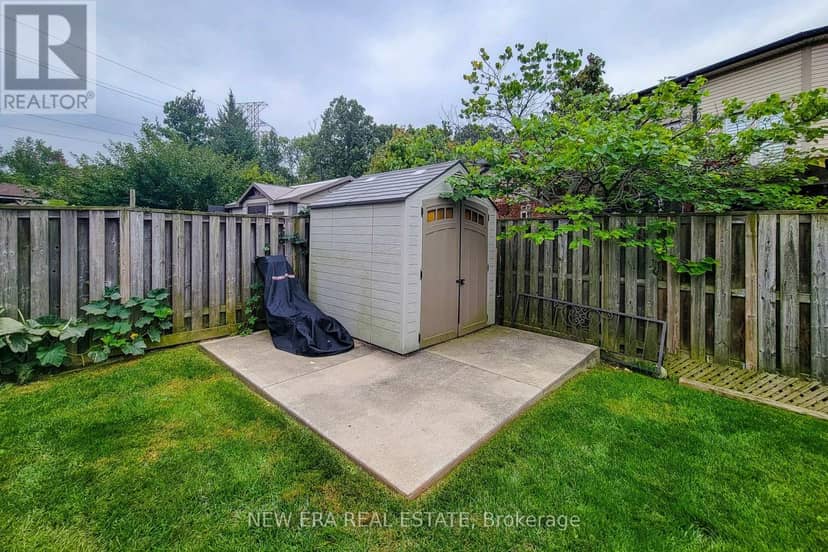 214 Cloverleaf Drive — photo 10 of 40