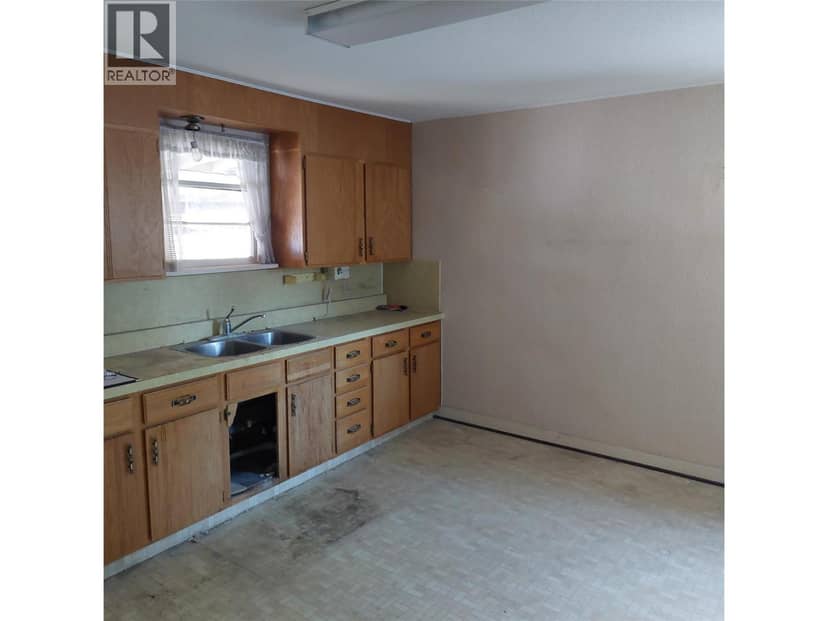 3220 35 Street, Vernon, photo 5