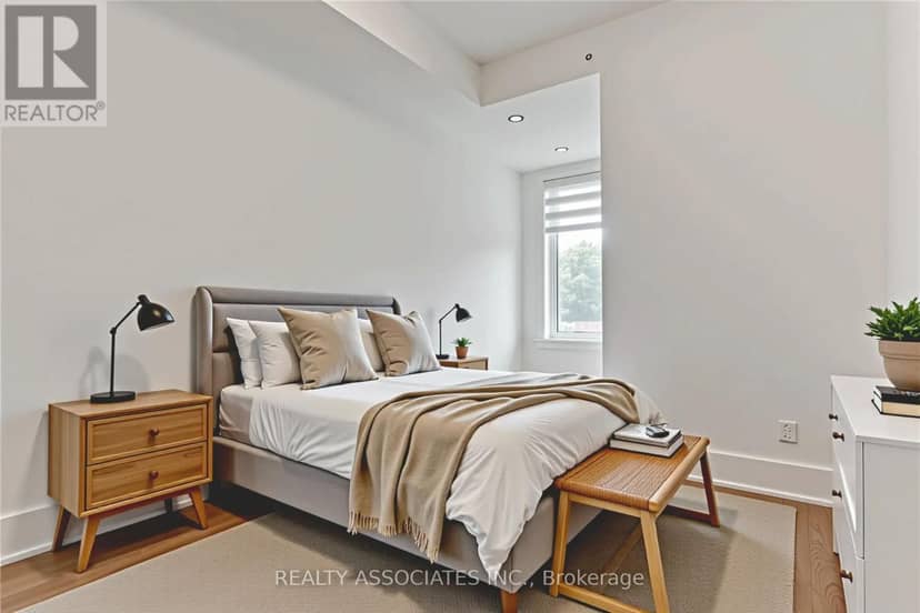 TH3 - 270 Davenport Road — photo 31 of 40