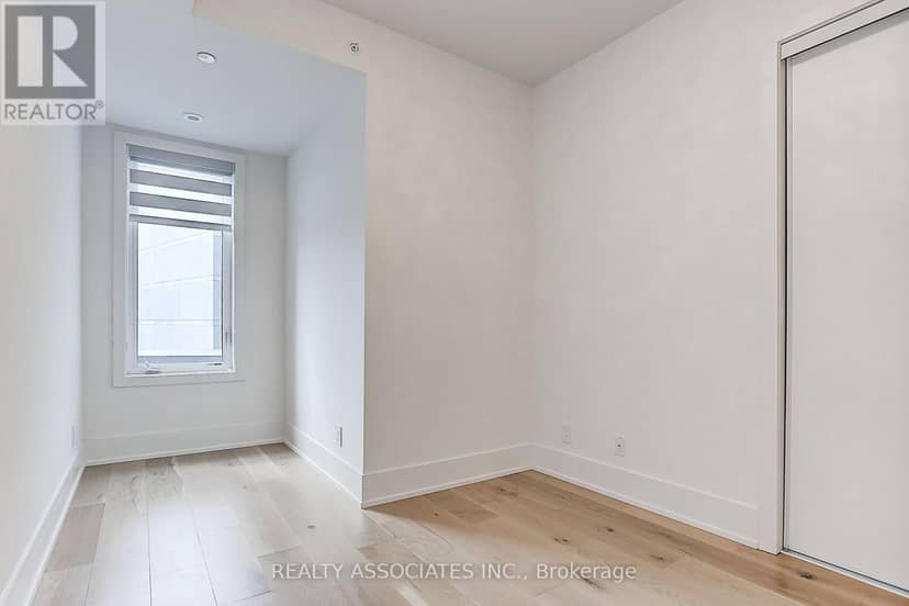 TH3 - 270 Davenport Road — photo 33 of 40