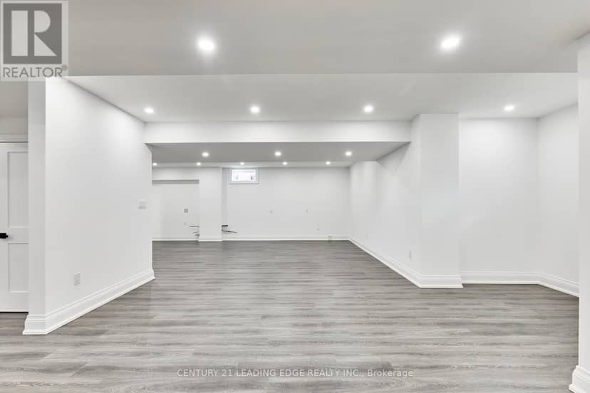 24 Larwood Boulevard — photo 36 of 40
