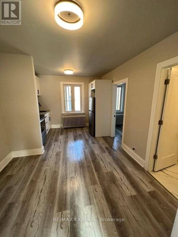 393 King Street E — photo 17 of 19