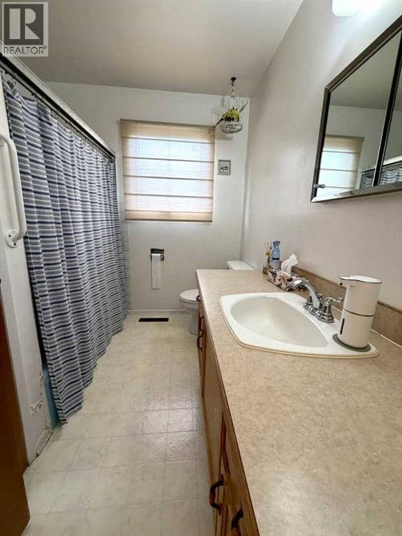1305 5 Avenue — photo 10 of 28