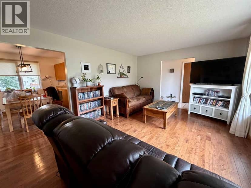 1305 5 Avenue, Wainwright, photo 4