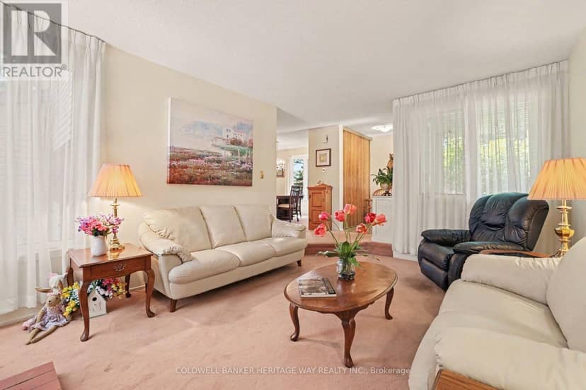 45 Shadetree Crescent — photo 10 of 39