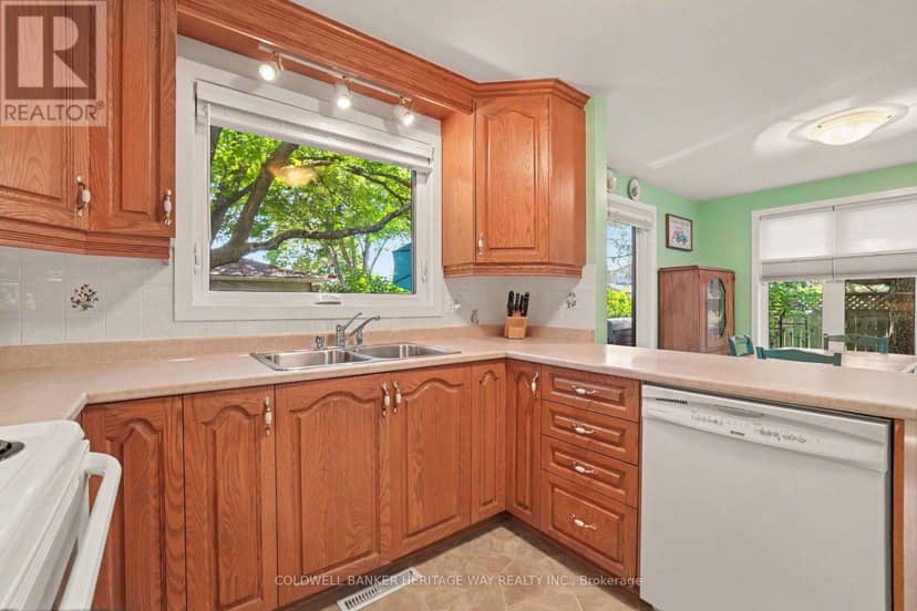 45 Shadetree Crescent — photo 18 of 39