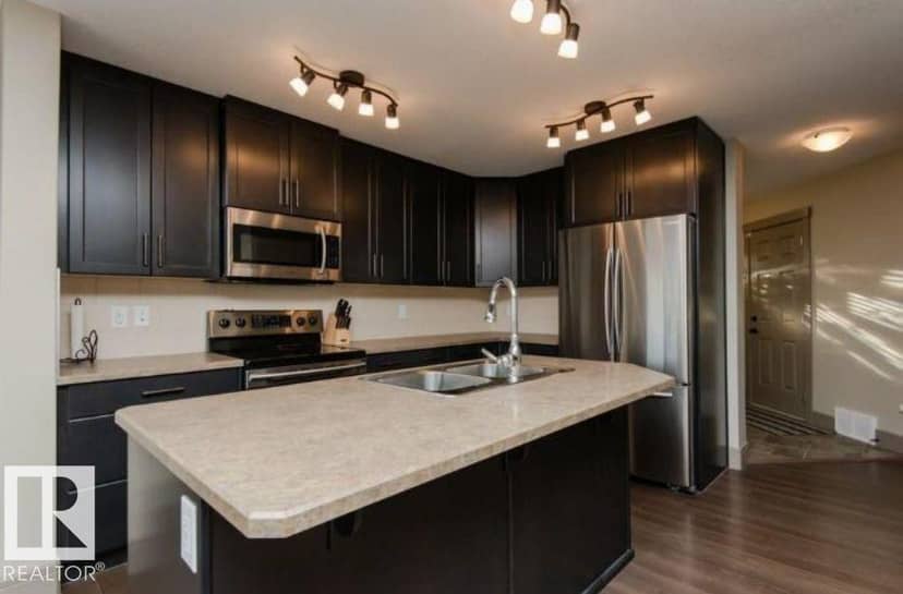 7233 Armour Cr SW, Edmonton, photo 2
