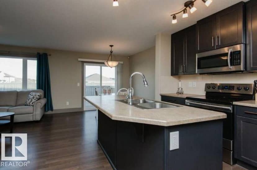 7233 Armour Cr SW, Edmonton, photo 3