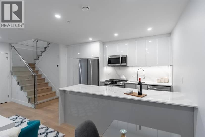 2881 E GEORGIA STREET, Vancouver, photo 3