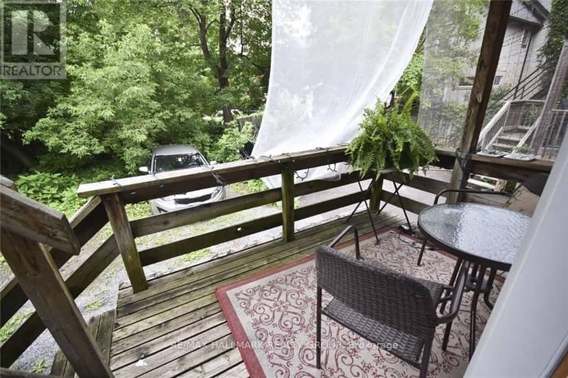 230 Percy Street — photo 10 of 30