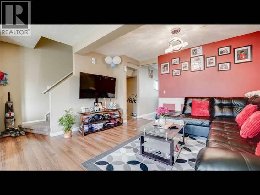 95 Castlegreen Close NE, Calgary, photo 3