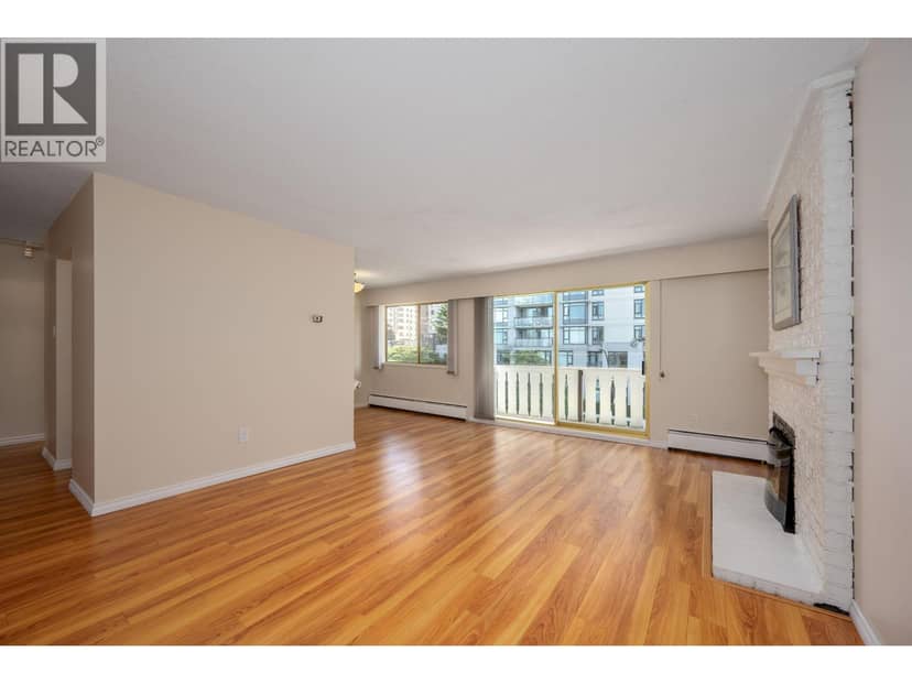 302 1345 CHESTERFIELD AVENUE, North Vancouver, photo 4