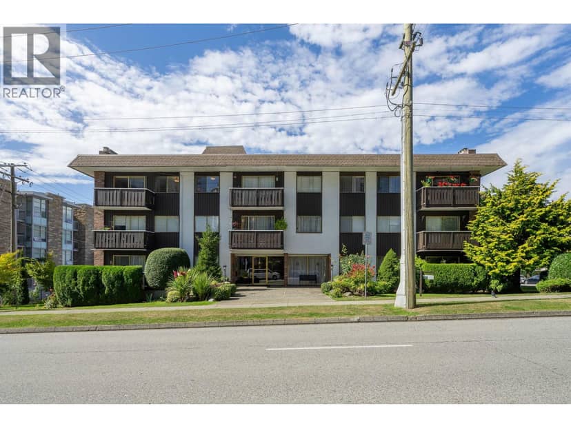 302 1345 CHESTERFIELD AVENUE, North Vancouver