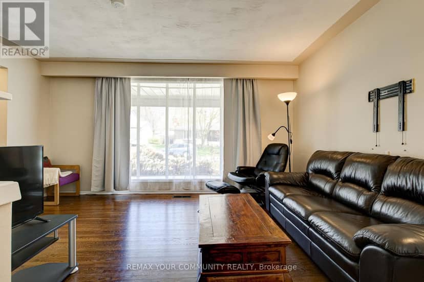 557 Glen Manor Boulevard — photo 8 of 32