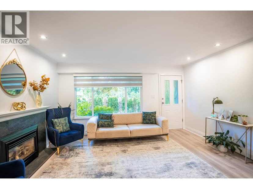 20955 118 AVENUE, Maple Ridge, photo 2