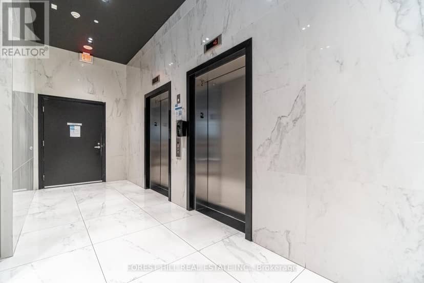 205 - 39 Brant Street — photo 5 of 26