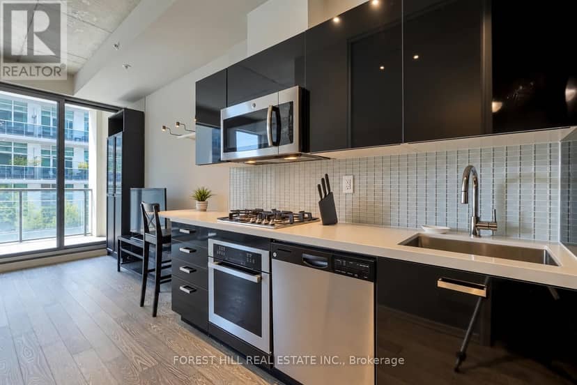 205 - 39 Brant Street — photo 17 of 26