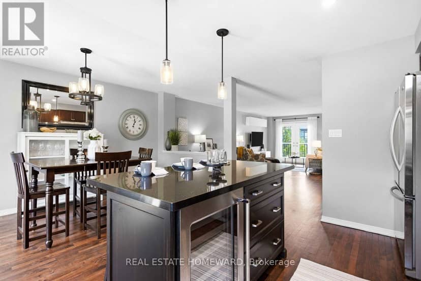 10 - 571 Longworth Avenue E — photo 13 of 37