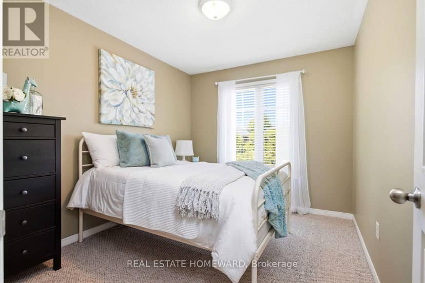 10 - 571 Longworth Avenue E — photo 23 of 37