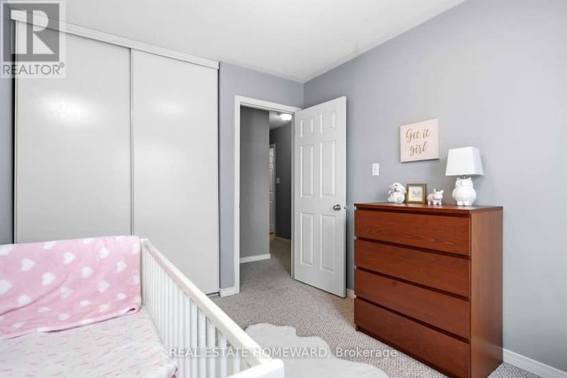 10 - 571 Longworth Avenue E — photo 25 of 37