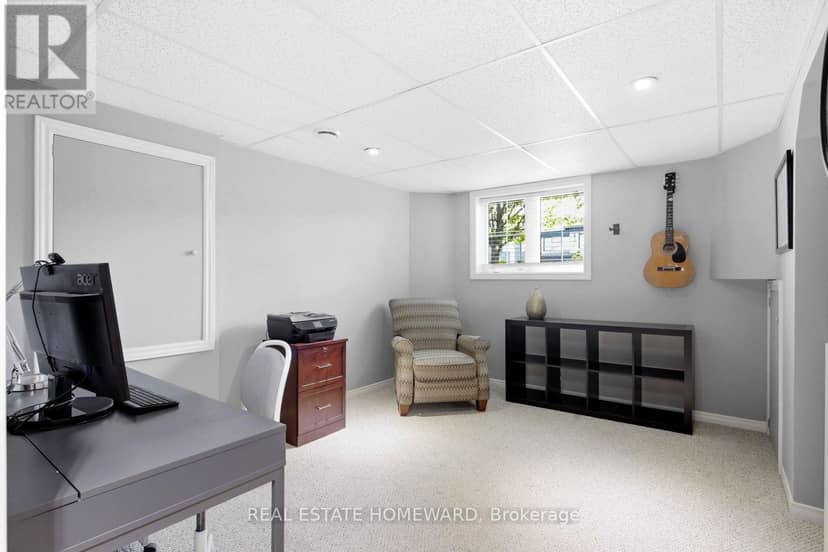 10 - 571 Longworth Avenue E — photo 30 of 37