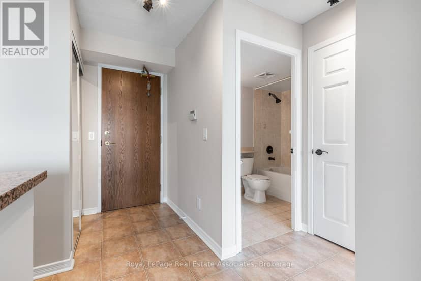 1707 - 4889 Kimbermount Avenue — photo 14 of 40